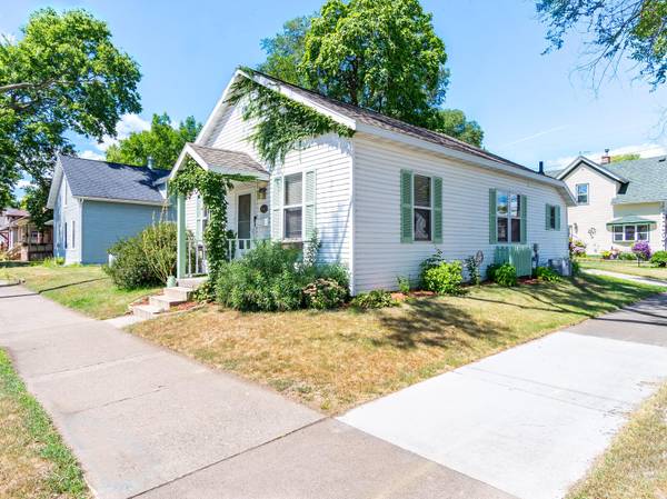 1637 Market ST, La Crosse, WI 54601