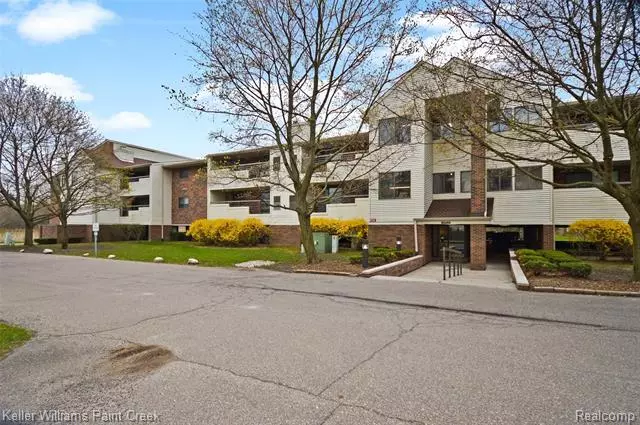 30450 ORCHARD LAKE RD UNIT 79, Farmington Hills, MI 48334