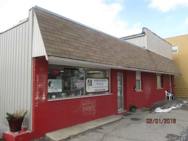 Holly Vlg, MI 48442,113 N SAGINAW ST