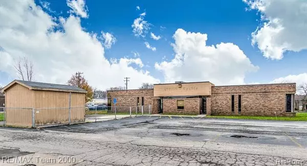 1671 KINGSWAY CRT,  Trenton,  MI 48183