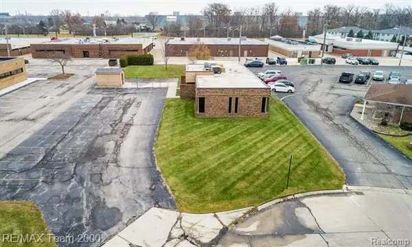 Trenton, MI 48183,1671 KINGSWAY CRT