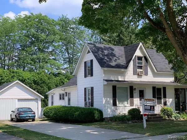 1232 N SAGINAW ST, Lapeer, MI 48446