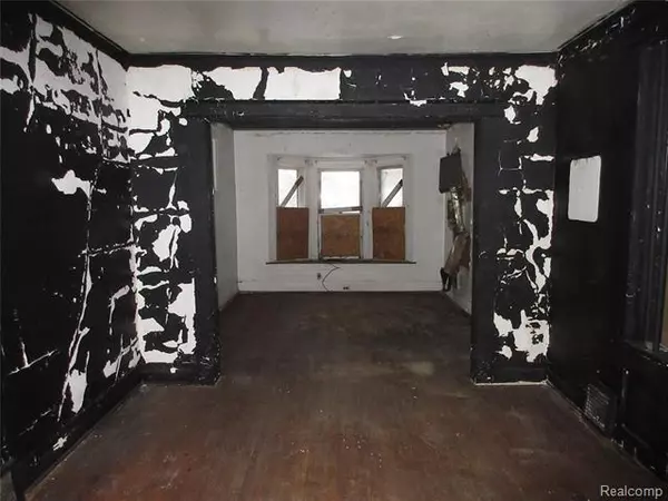 Detroit, MI 48213,5998 SEMINOLE ST