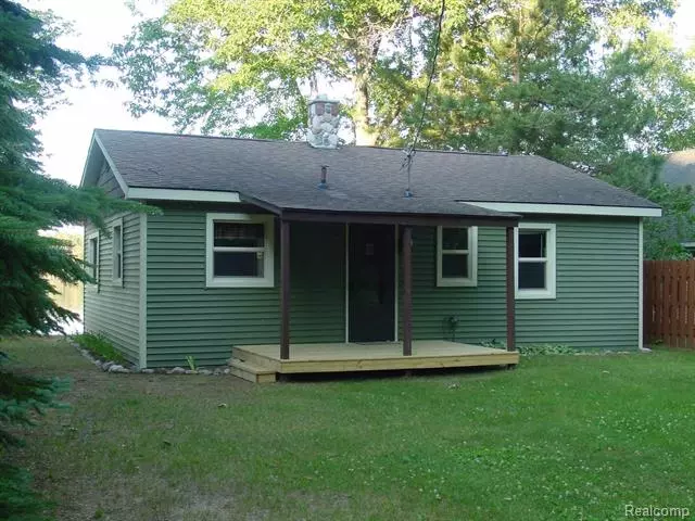 5776 WOODLAND DR NE, Kalkaska, MI 49646