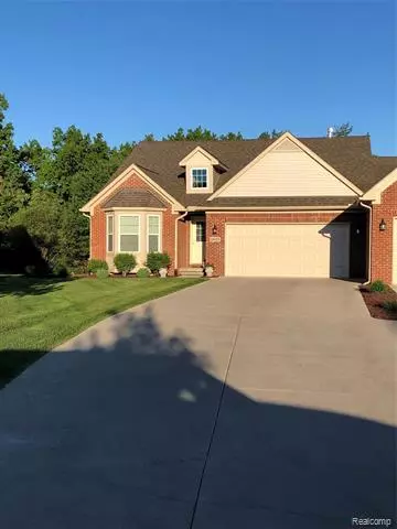 1848 GENOA CIR, Howell, MI 48843