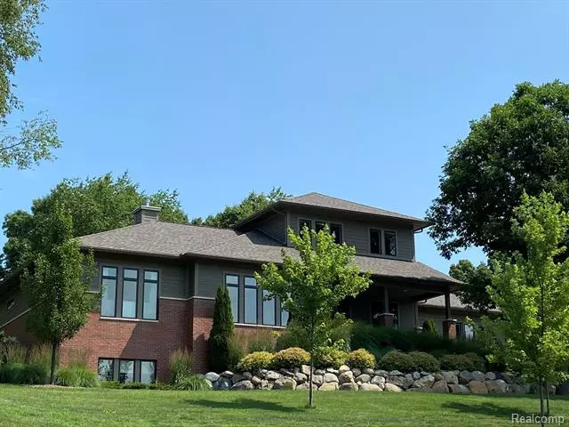 11061 RIDGE VIEW TRL, Fenton, MI 48430