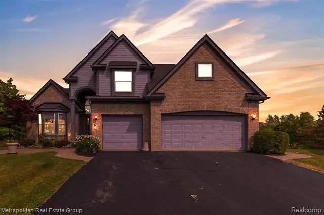 4507 LILLY CRT, West Bloomfield, MI 48323