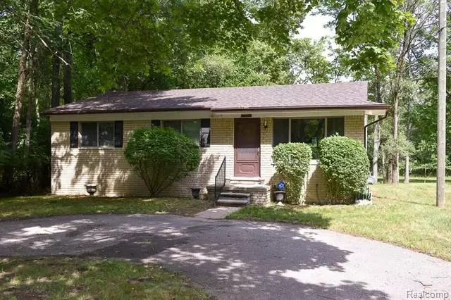 21190 INDIAN ST, Southfield, MI 48033