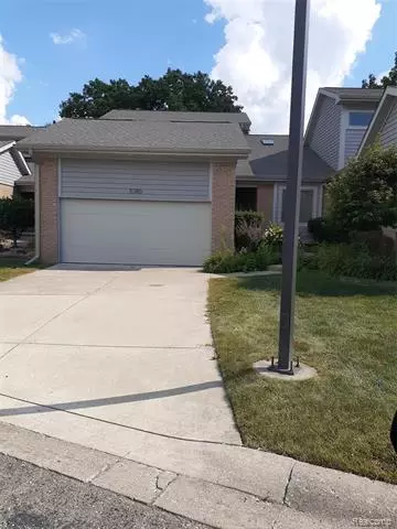 5380 WARWICK TRL TRL, Grand Blanc, MI 48439