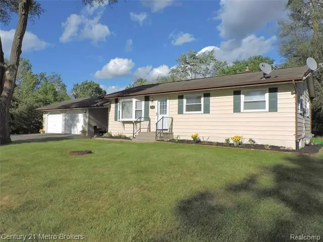 5365 THRUSH DR, Grand Blanc, MI 48439