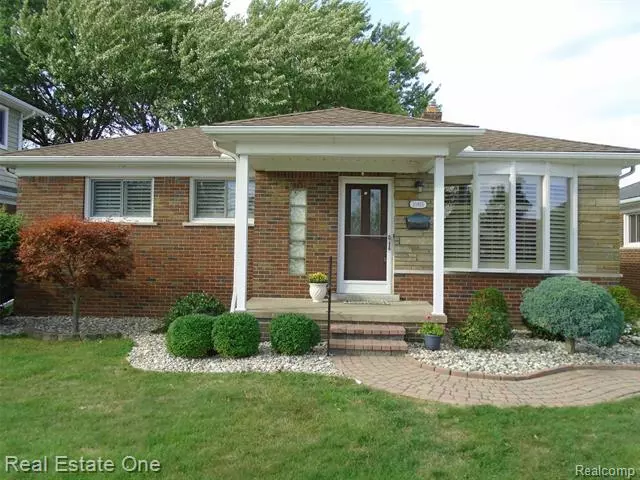 20855 REVERE ST, St. Clair Shores, MI 48080