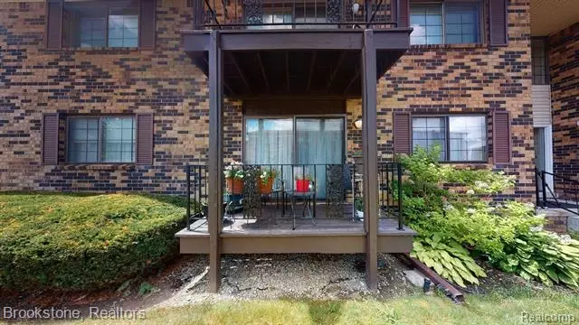 30045 WILDBROOK DR APT 104, Southfield, MI 48034