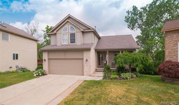 3040 TALON CIR, Orion Twp, MI 48360