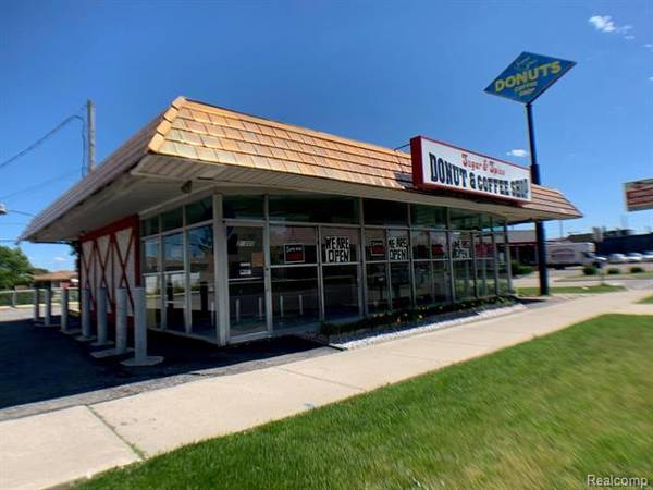 21000 GRATIOT AVE,  Eastpointe,  MI 48021