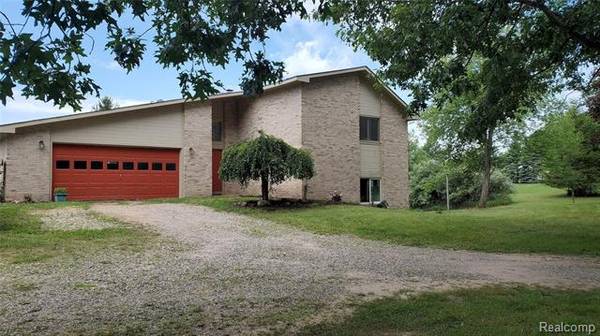 6236 BENTLEY LAKE RD, Putnam Twp, MI 48169