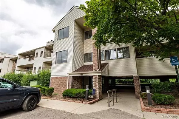 Farmington Hills, MI 48334,30594 ORCHARD LAKE RD UNIT 36