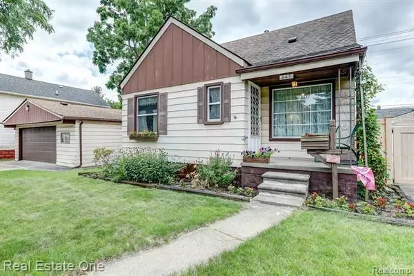 447 WHITE AVE, Lincoln Park, MI 48146