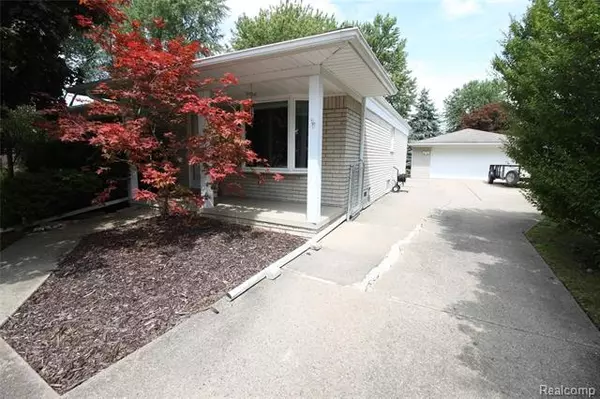 Chesterfield, MI 48047,50180 STONECREST CRT