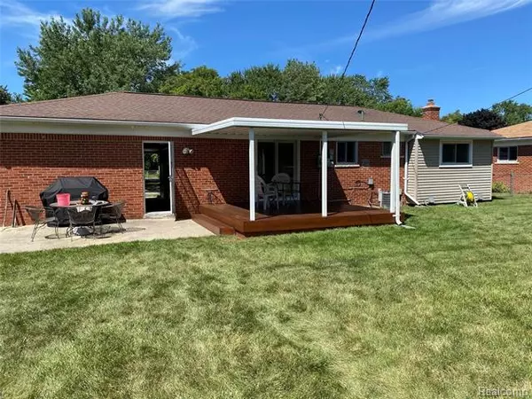 Waterford, MI 48327,5162 RIDGETOP DR