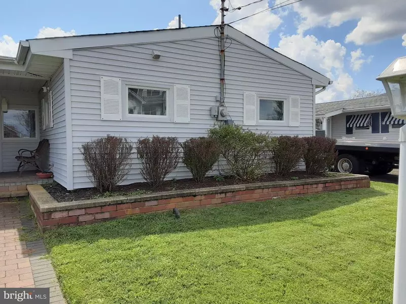 114 E SUSQUEHANNA DR, Tuckerton, NJ 08087