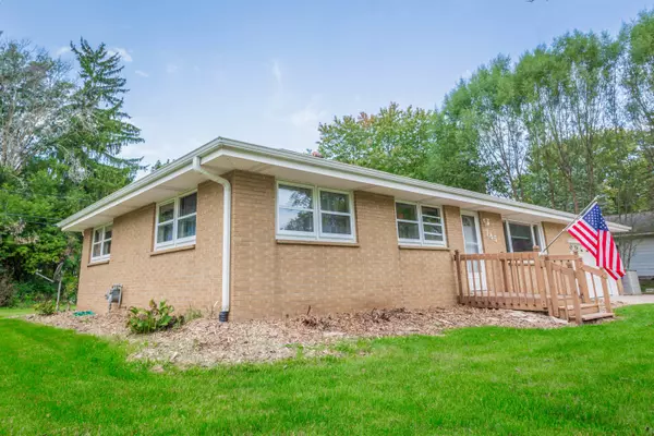 785 Harvey Ave, Brookfield, WI 53005