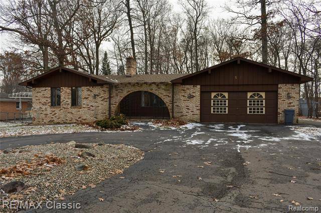 1510 LEON RD, Walled Lake, MI 48390