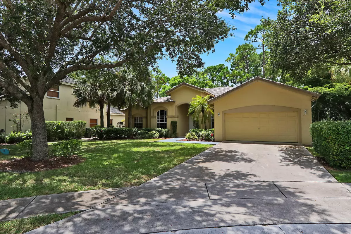 Wellington, FL 33414,15570 Whispering Willow DR