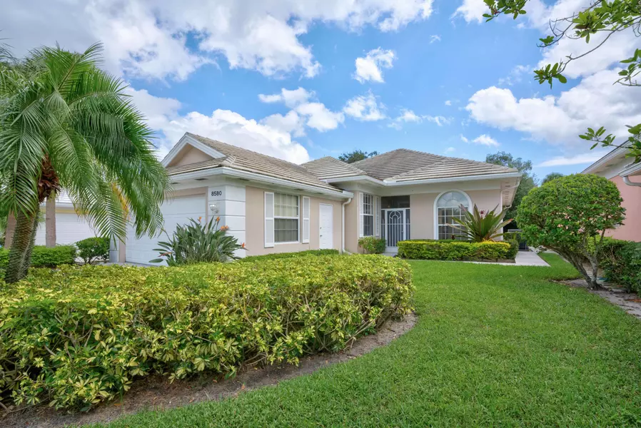 8580 Doverbrook DR, Palm Beach Gardens, FL 33410