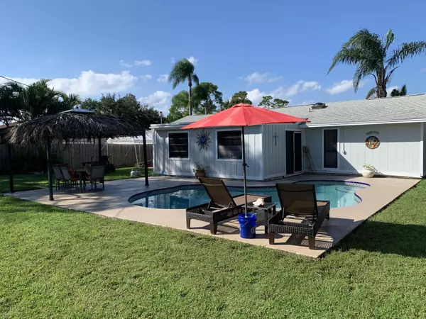 Port Saint Lucie, FL 34983,656 SE Ron Rico TER