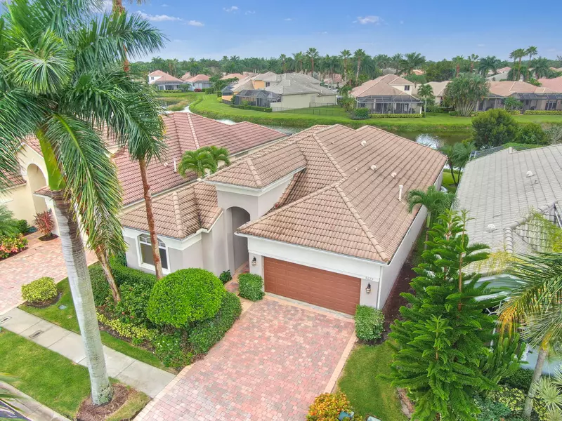 9029 Sand Pine LN, West Palm Beach, FL 33412