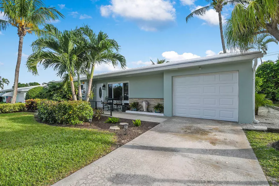 2021 Collier AVE, Lake Worth, FL 33461