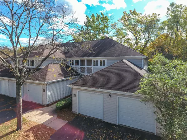 823 W Puetz Rd, Oak Creek, WI 53154