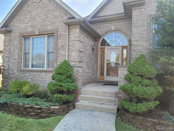32817 STEFANO DR, Brownstown Twp, MI 48173