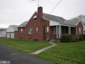 Greencastle, PA 17225,884 BUCHANAN TRL E