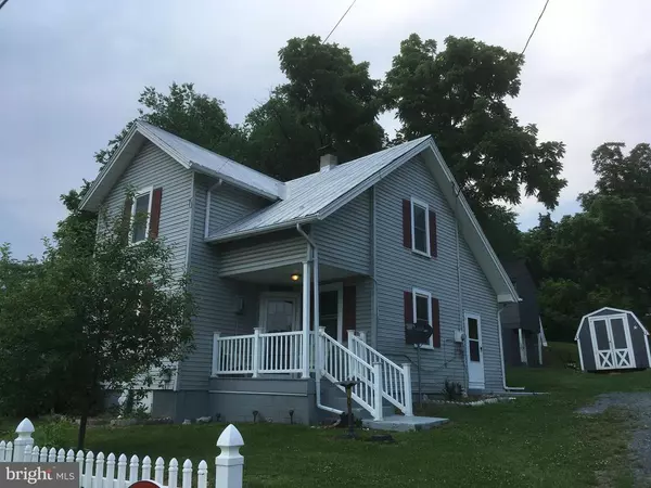 Moorefield, WV 26836,949 SOUTH FORK RD