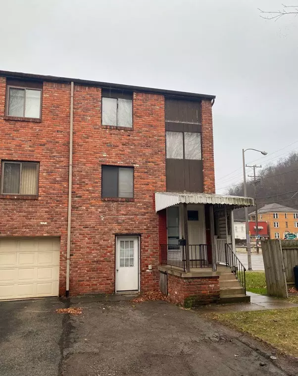 Wilmerding, PA 15148,124 Pat Mews Dr