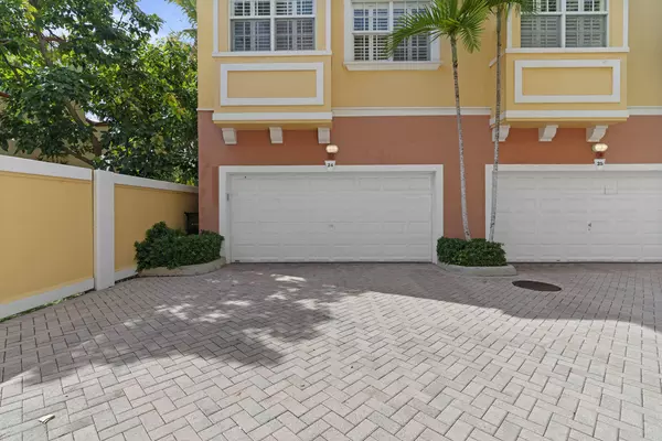 Delray Beach, FL 33483,295 NE 5th AVE 24