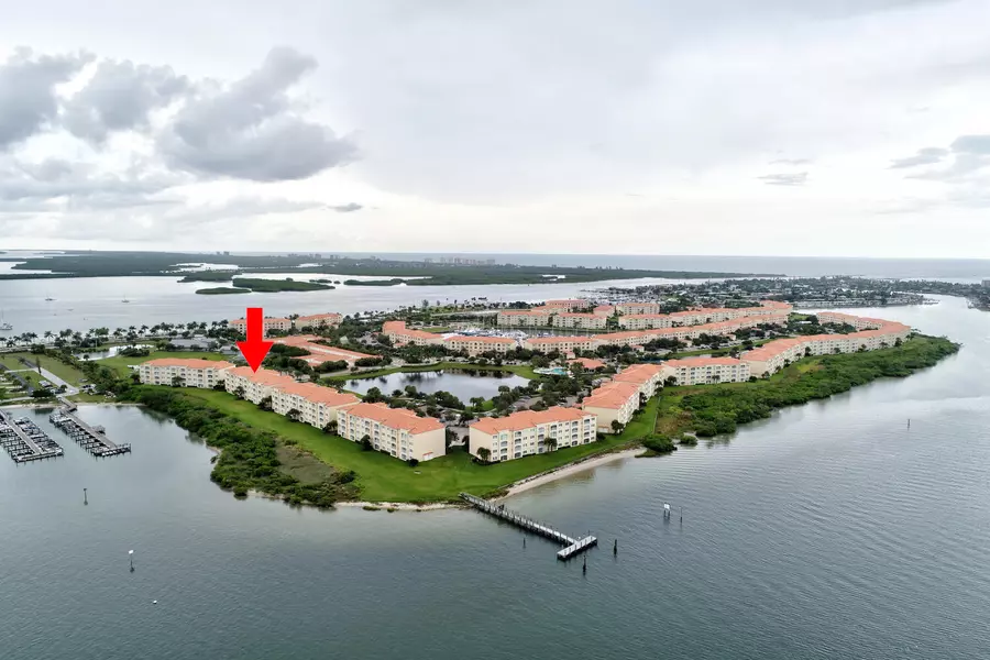 33 W W Harbour Isle DR 203, Hutchinson Island, FL 34949