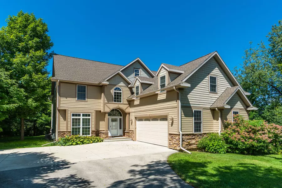 1230 Pheasant Ct, Lake Geneva, WI 53147