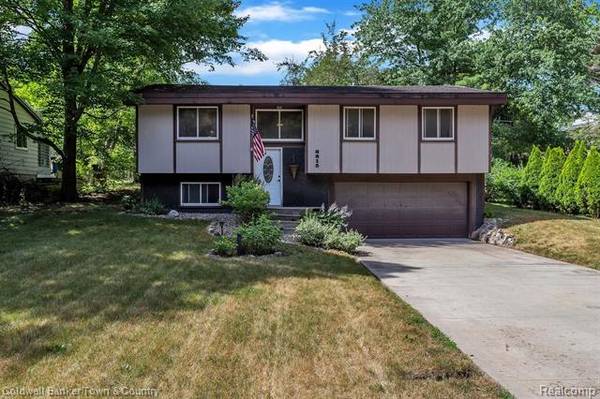 2815 W COMMERCE RD, Milford Twp, MI 48380