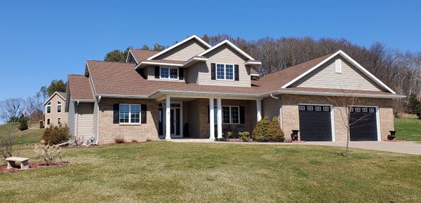 W7582 Castle Heights DR, Holland, WI 54636