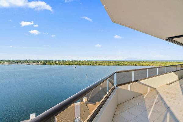 100 Lakeshore DR 952, North Palm Beach, FL 33408