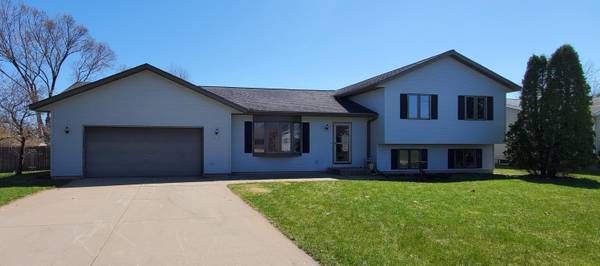 N6162 Eric Ave, Onalaska, WI 54650