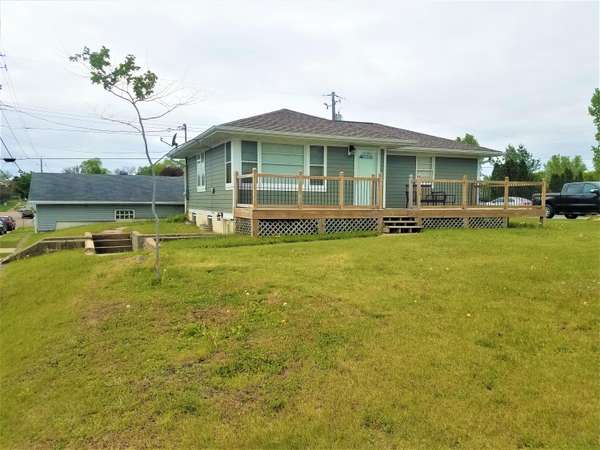 501 Sand Lake Rd, Onalaska, WI 54650