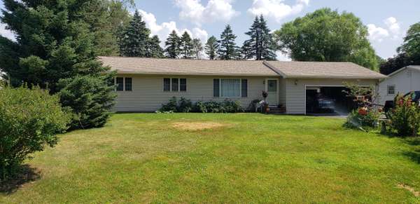 W8414 North Shore Dr, Onalaska, WI 54650