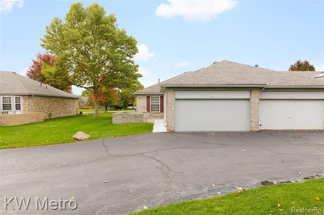 Shelby Twp, MI 48315,48571 SUTTON BAY CRT