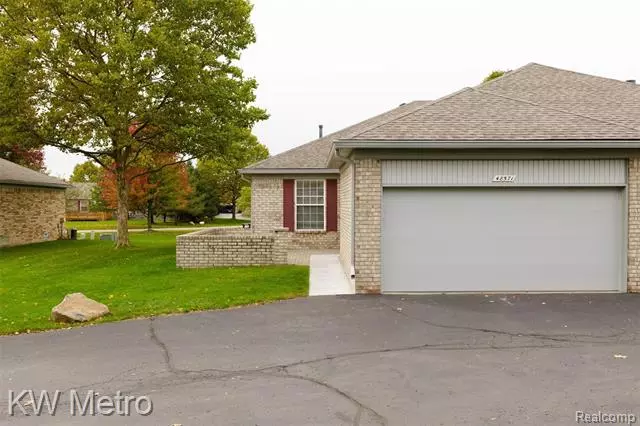 Shelby Twp, MI 48315,48571 SUTTON BAY CRT