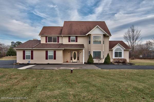 3163 Mountain Terrace Dr, Blakeslee, PA 18610