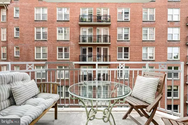 Bethesda, MD 20814,7500 WOODMONT AVE #602