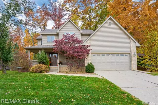 1288 VIEFIELD DR, Lake Orion, MI 48362